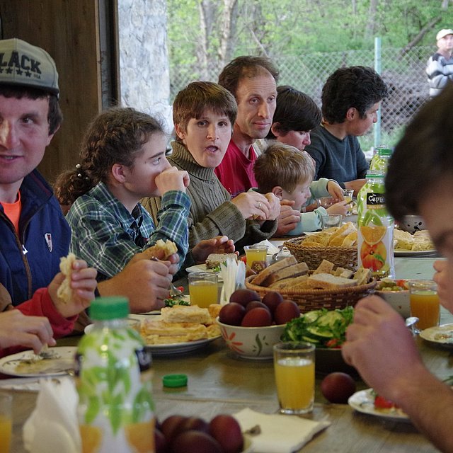 Gemeinsam Essen im FSJ Sozialtherapie im Camphill