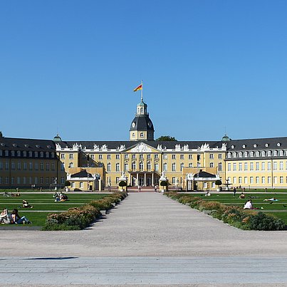 Gelbes Fächerschloss beim FSJ in Karlsruhe