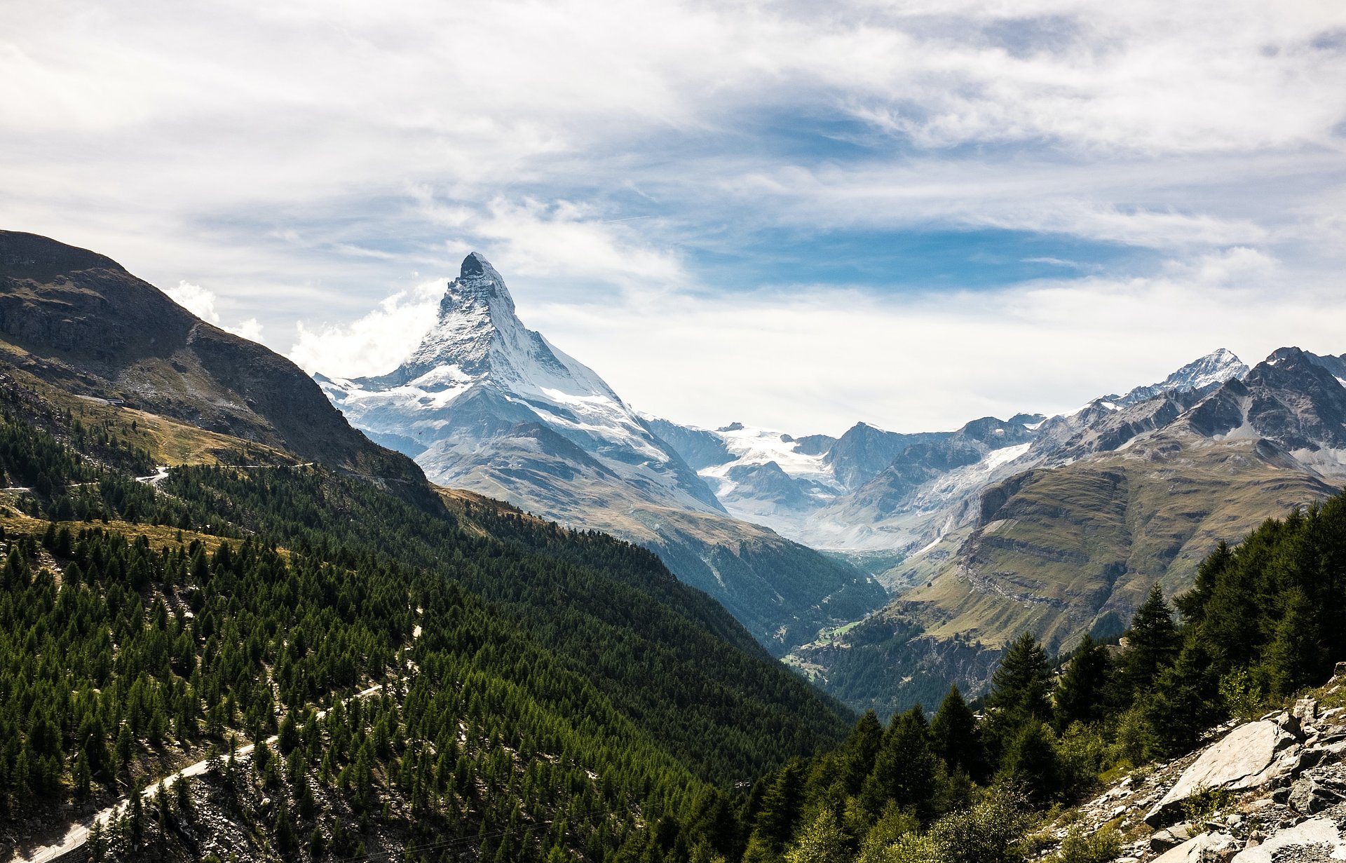Berge mit Schnee beim FSJ in der Schweiz