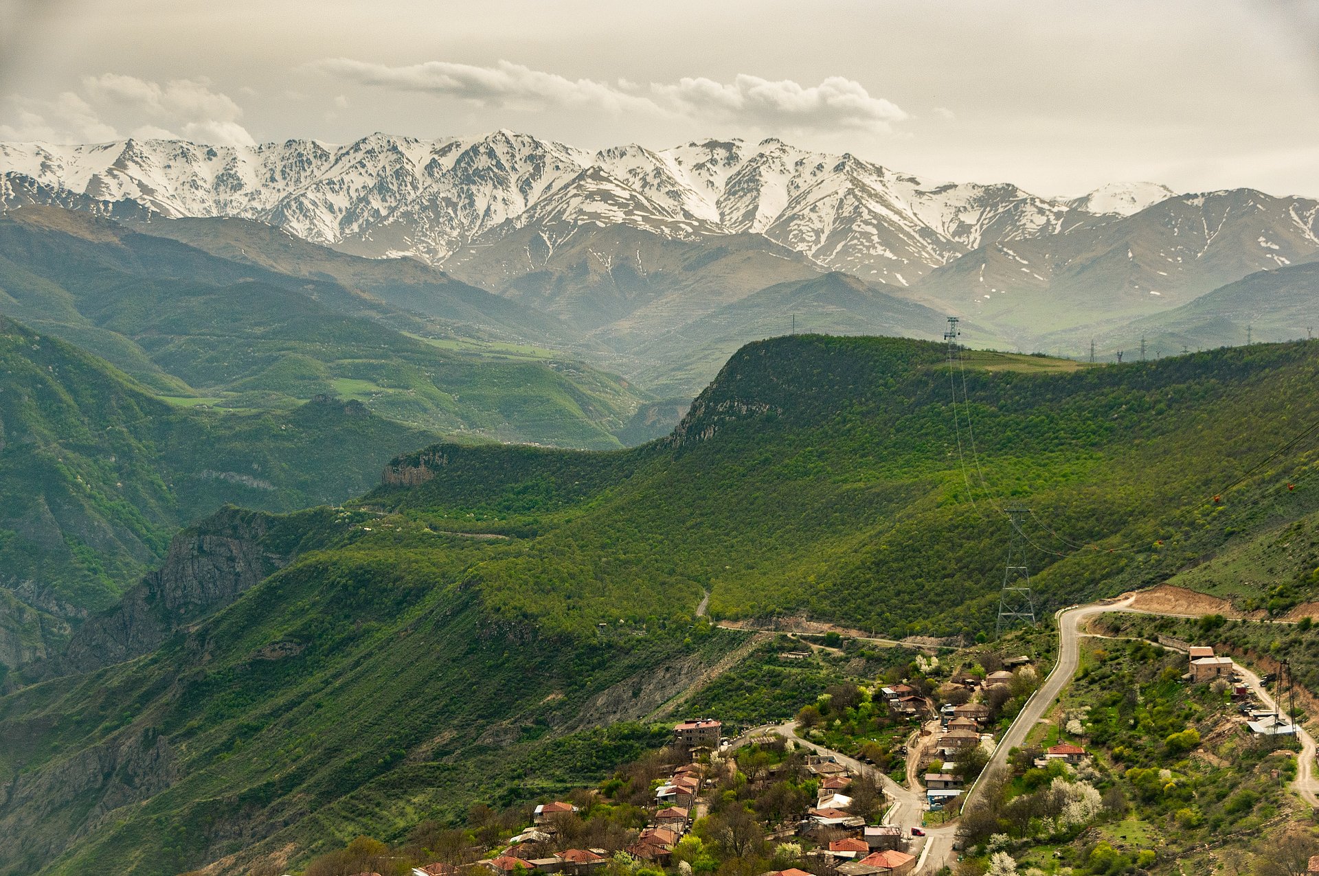 Berge und Wald beim FSJ Armenien.