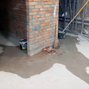 Wasser im Schutzraum in Waldorfschule Ukraine